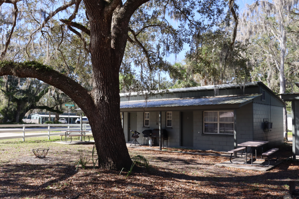 Cabin1-1